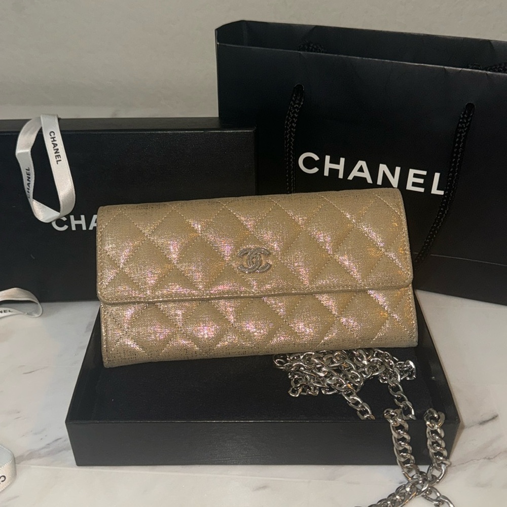 Rare CHANEL CC Caviar Quilted Long Show Flap Iridescent Wallet Authentic
